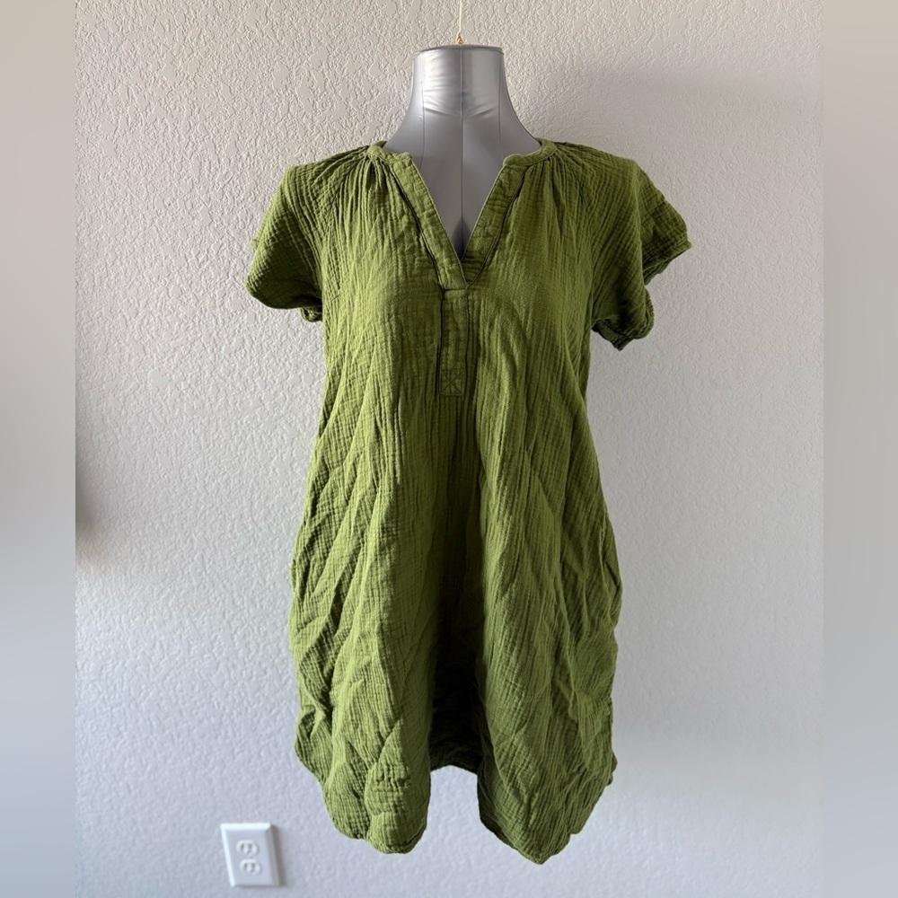 Universal Thread Textured Green Tunic Top